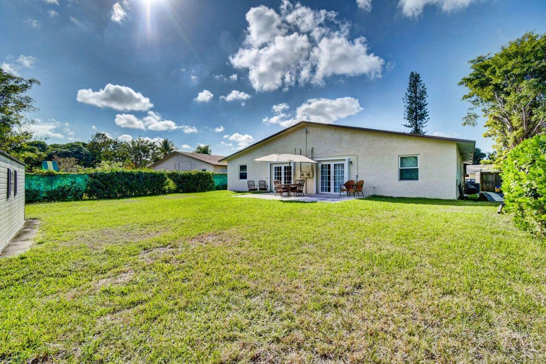 Active With Contract: $3,500 (4 beds, 2 baths, 1210 Square Feet)