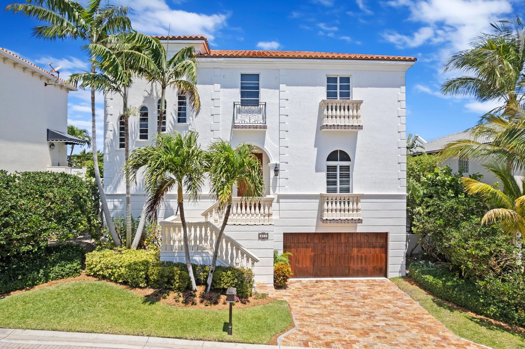 For Sale: $2,495,000 (5 beds, 5 baths, 3204 Square Feet)