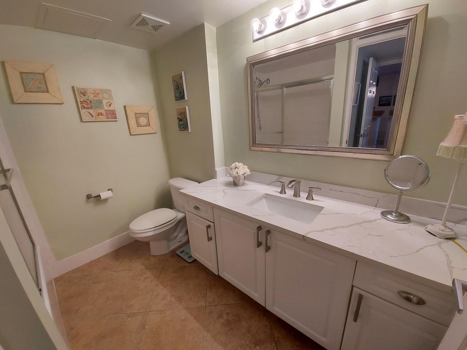 For Sale: $359,500 (2 beds, 2 baths, 1118 Square Feet)
