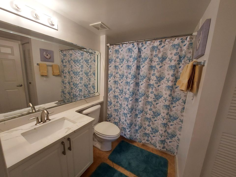 For Sale: $359,500 (2 beds, 2 baths, 1118 Square Feet)