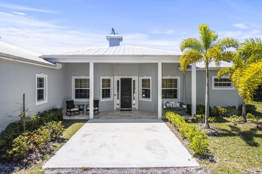 For Sale: $825,000 (4 beds, 3 baths, 2904 Square Feet)