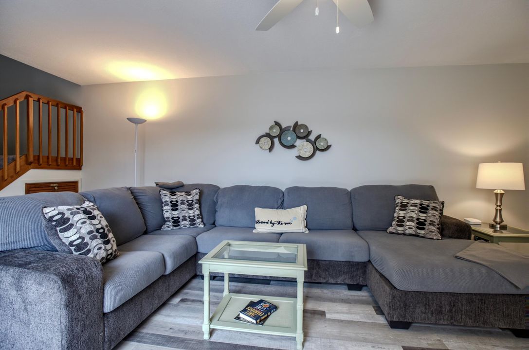 Active With Contract: $1,850 (2 beds, 2 baths, 1288 Square Feet)