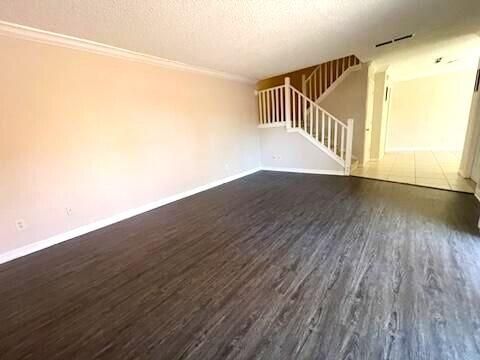 For Sale: $194,900 (2 beds, 1 baths, 1328 Square Feet)
