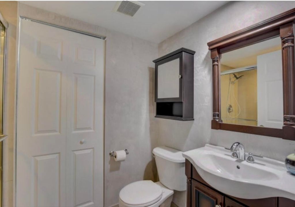 For Sale: $290,000 (2 beds, 2 baths, 1372 Square Feet)