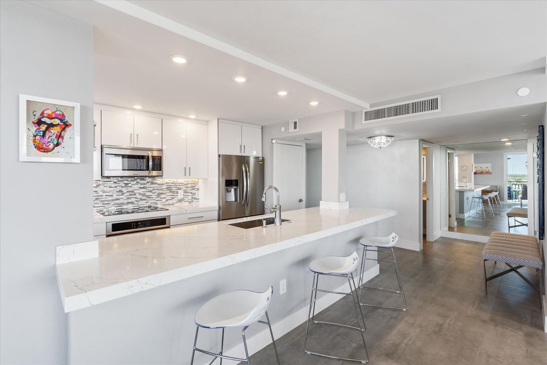 For Sale: $1,595,000 (2 beds, 2 baths, 1521 Square Feet)
