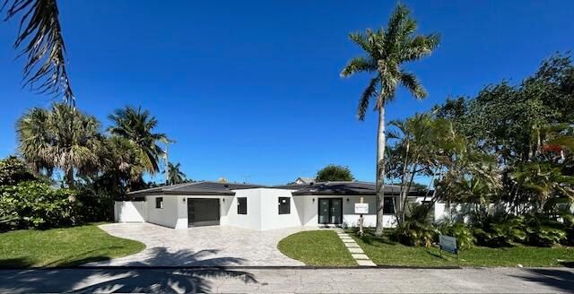 Recently Sold: $2,495,000 (4 beds, 4 baths, 2616 Square Feet)