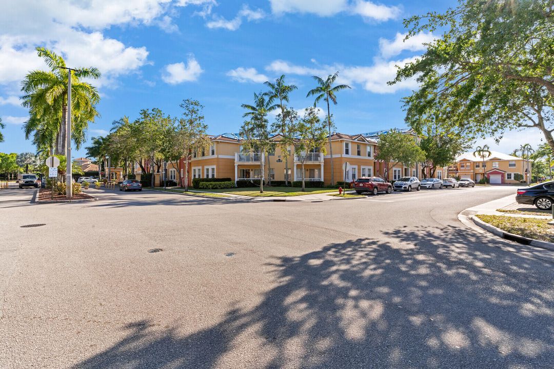 For Sale: $330,000 (3 beds, 2 baths, 1457 Square Feet)