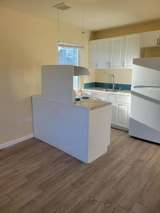 For Rent: $2,200 (2 beds, 2 baths, 616 Square Feet)