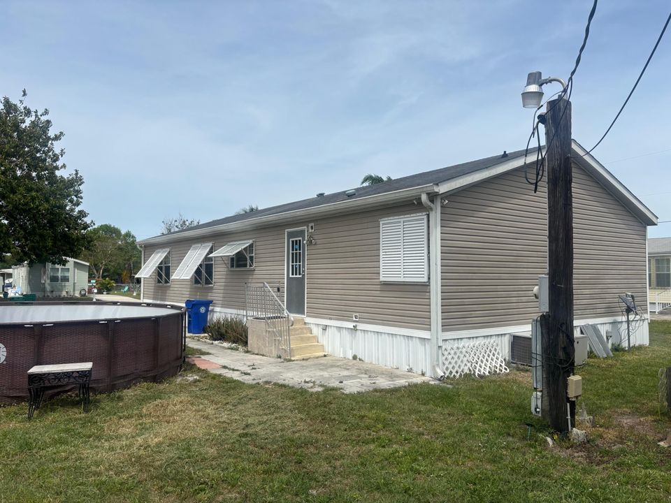 Active With Contract: $185,000 (3 beds, 2 baths, 1568 Square Feet)