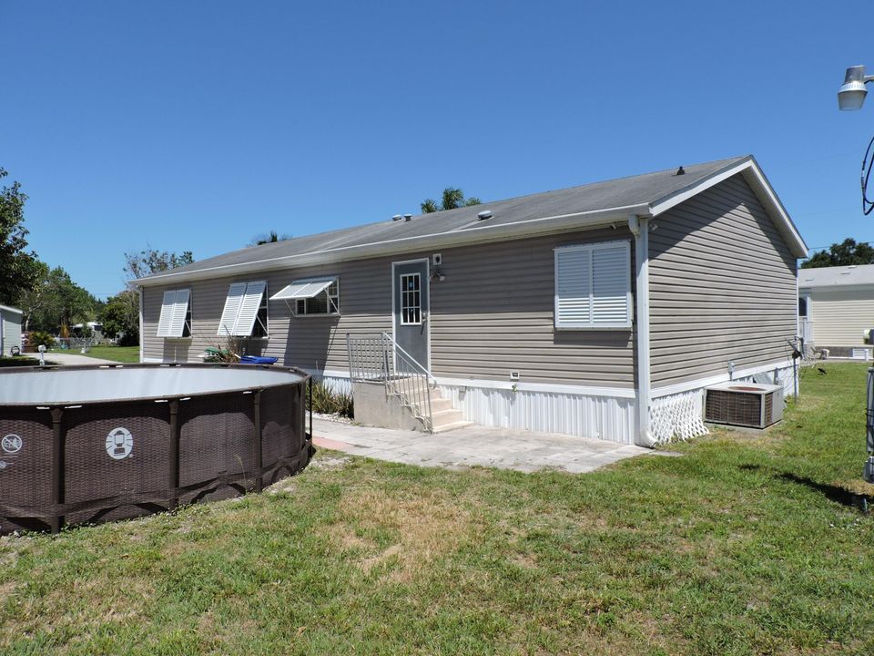 Active With Contract: $185,000 (3 beds, 2 baths, 1568 Square Feet)