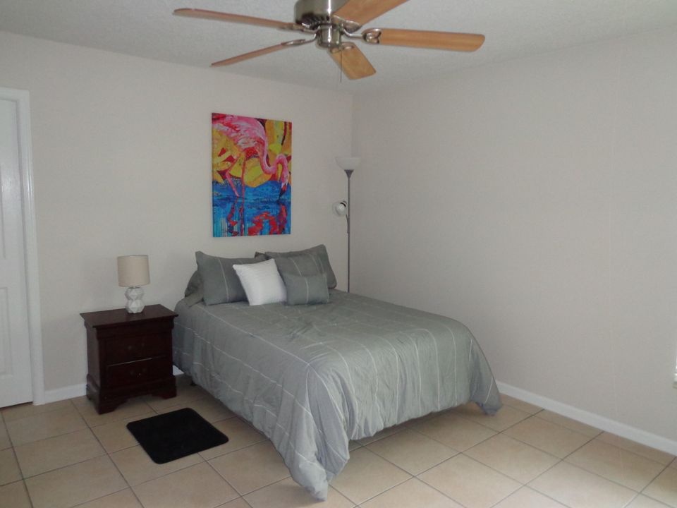 For Rent: $3,000 (4 beds, 2 baths, 1600 Square Feet)