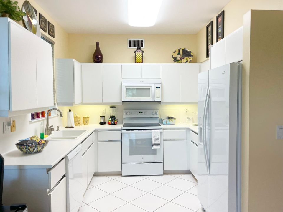 For Sale: $649,000 (3 beds, 2 baths, 2000 Square Feet)