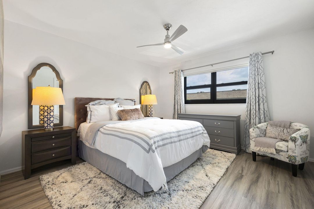 合同活跃: $6,000 (2 贝兹, 2 浴室, 1063 平方英尺)