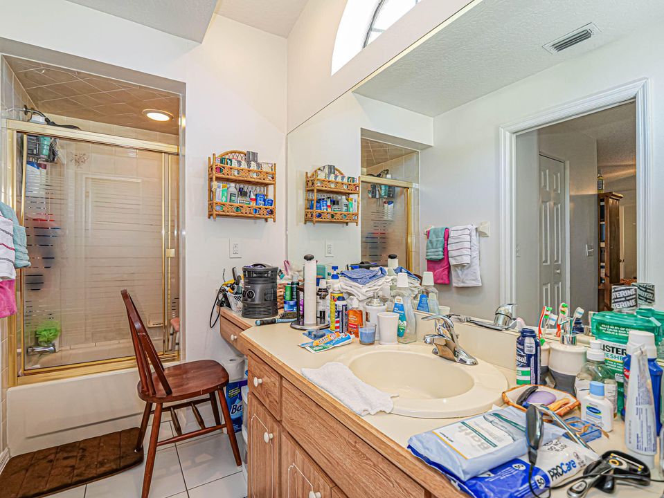 For Sale: $399,000 (3 beds, 2 baths, 1831 Square Feet)