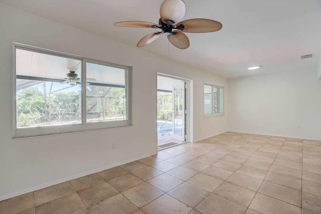 For Sale: $575,000 (3 beds, 2 baths, 1843 Square Feet)