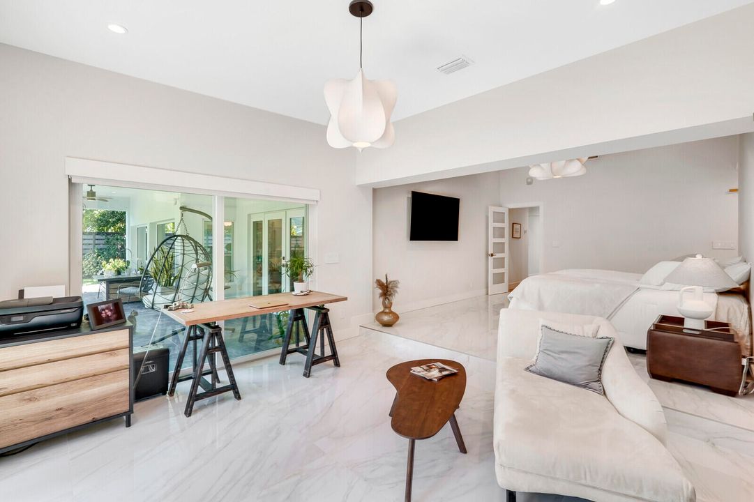 For Sale: $1,400,000 (3 beds, 2 baths, 2437 Square Feet)