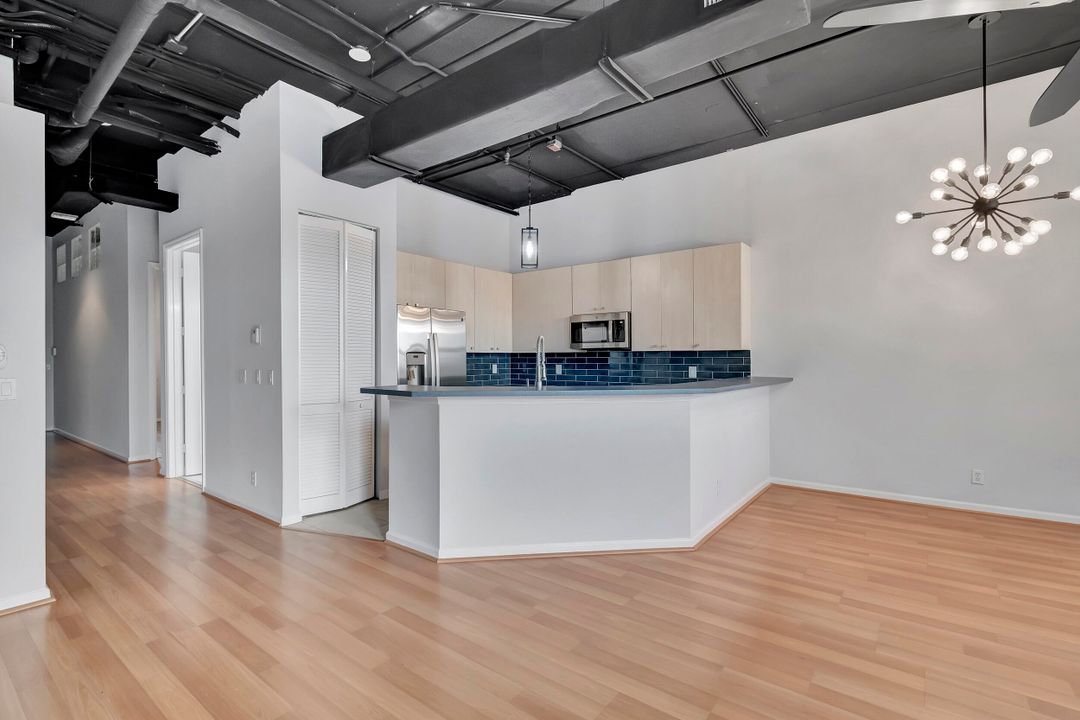 For Sale: $587,900 (2 beds, 2 baths, 1068 Square Feet)