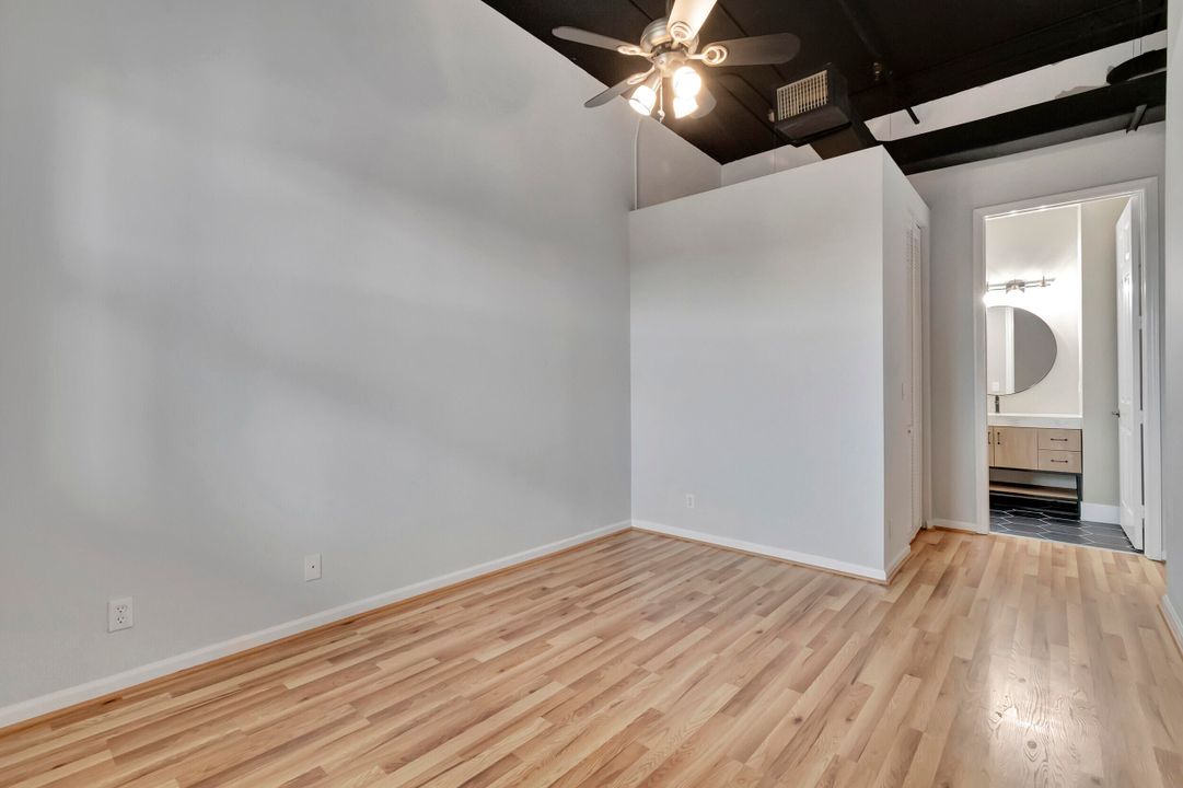 For Sale: $587,900 (2 beds, 2 baths, 1068 Square Feet)