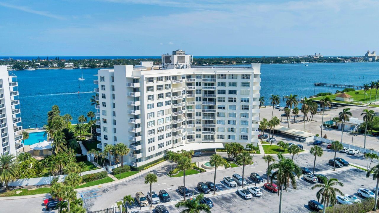 Recently Sold: $500,000 (2 beds, 2 baths, 1320 Square Feet)