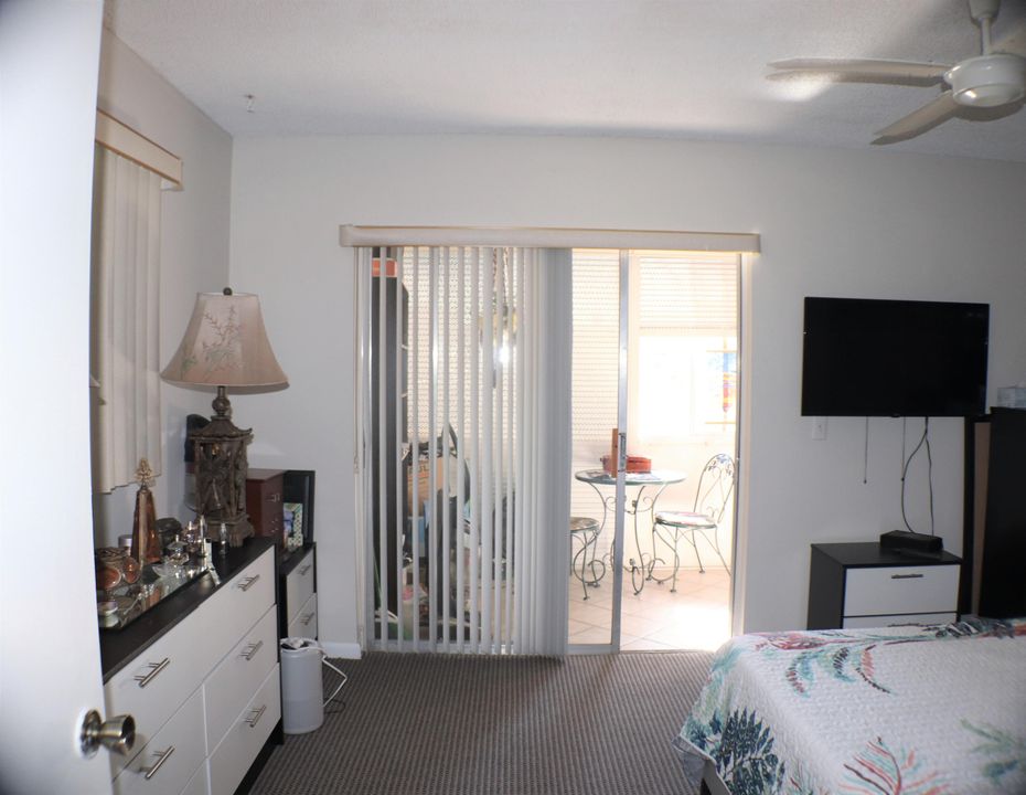 For Sale: $96,000 (1 beds, 1 baths, 760 Square Feet)