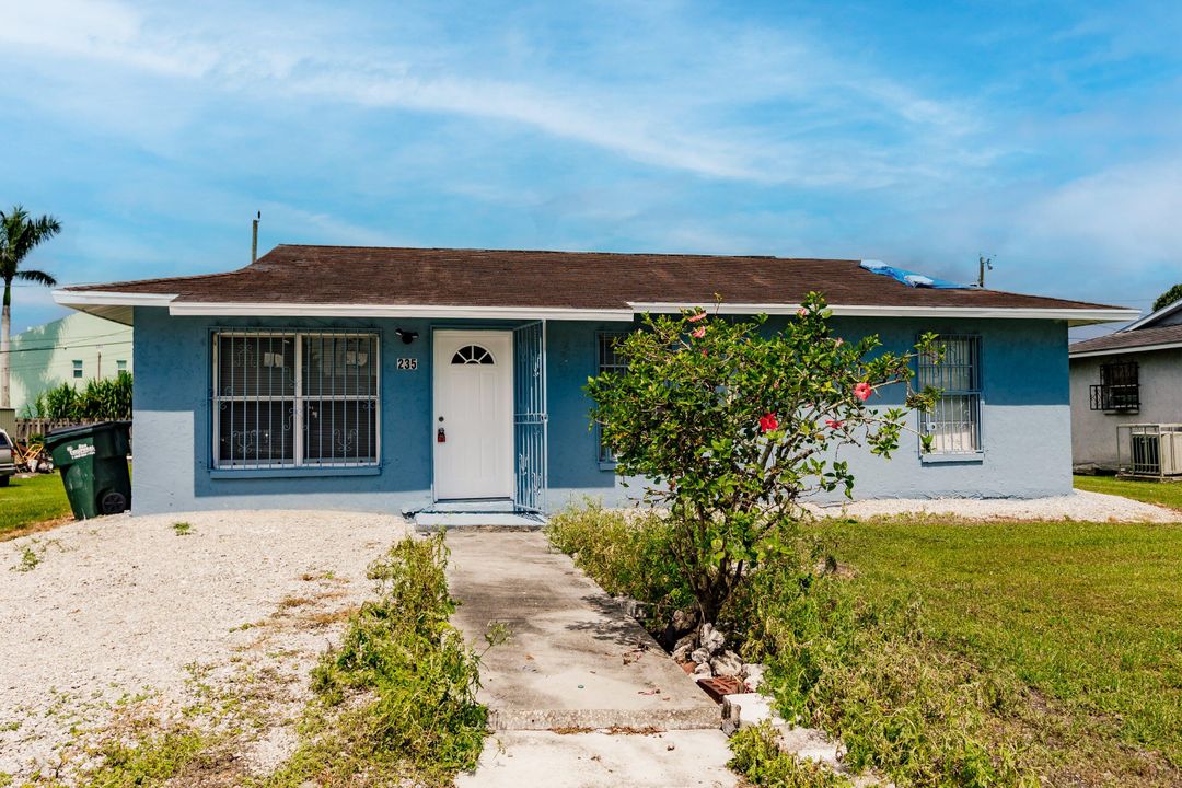 For Sale: $229,000 (3 beds, 1 baths, 1000 Square Feet)