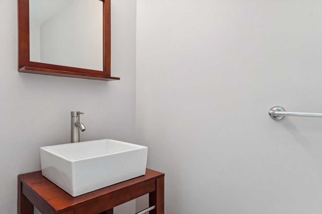 For Sale: $1,500,000 (3 beds, 2 baths, 2007 Square Feet)