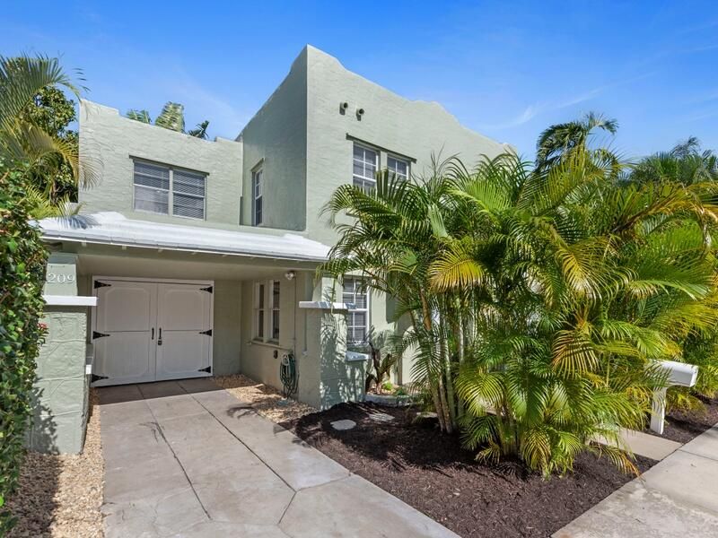 Active With Contract: $3,800 (4 beds, 1 baths, 1536 Square Feet)