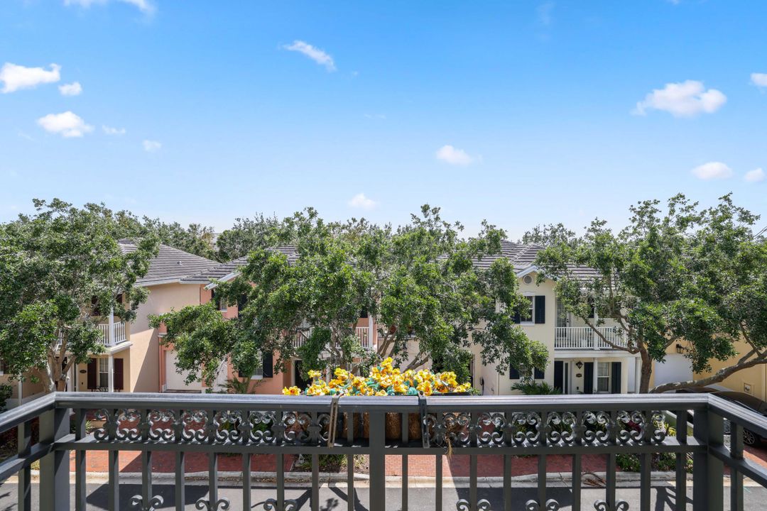 Active With Contract: $749,000 (3 beds, 2 baths, 1752 Square Feet)