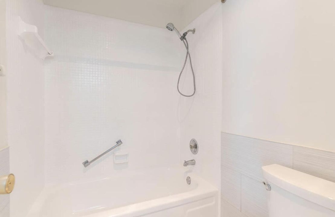 For Sale: $219,000 (2 beds, 2 baths, 1148 Square Feet)