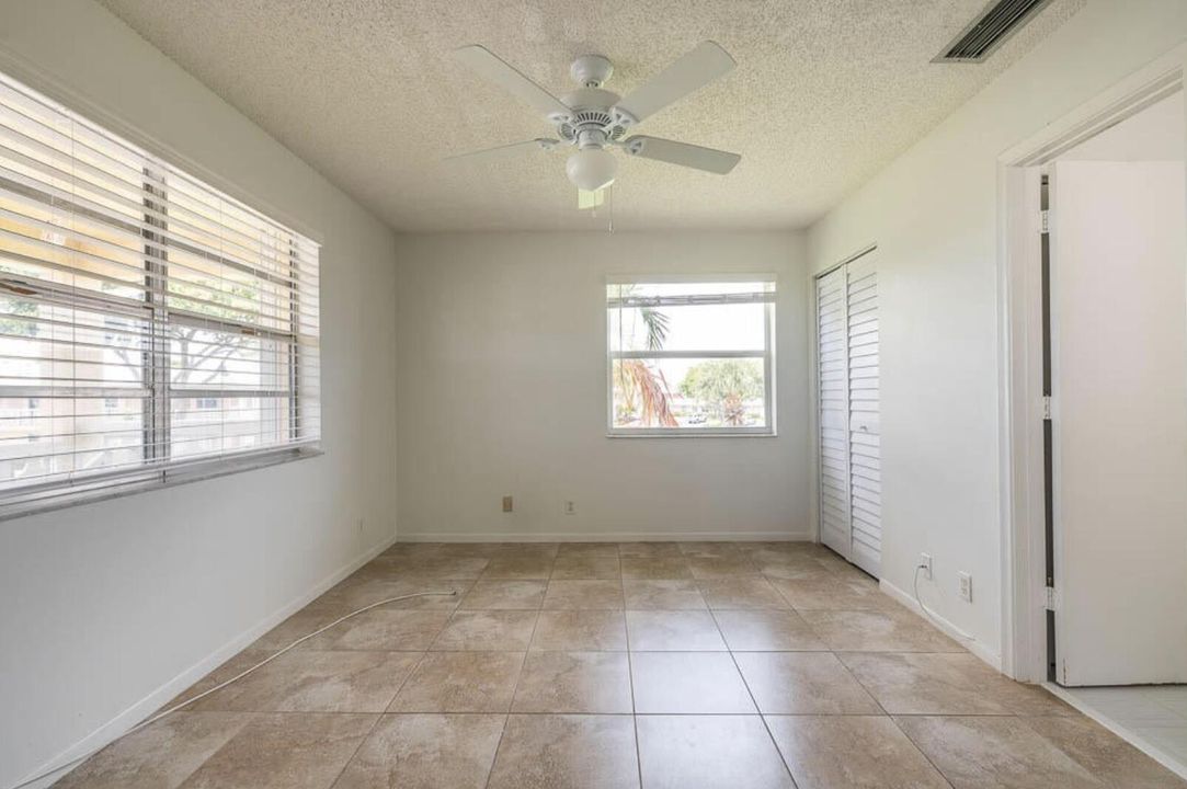 For Sale: $207,500 (2 beds, 2 baths, 1148 Square Feet)