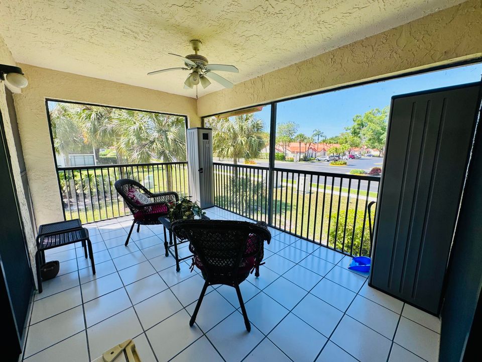 For Sale: $334,900 (2 beds, 2 baths, 1350 Square Feet)