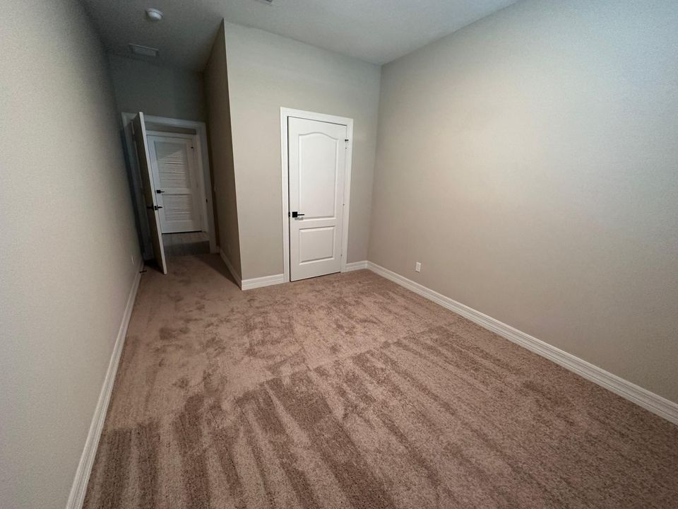 For Rent: $2,400 (3 beds, 2 baths, 1494 Square Feet)