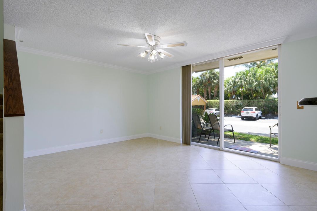 For Sale: $350,000 (3 beds, 2 baths, 1348 Square Feet)