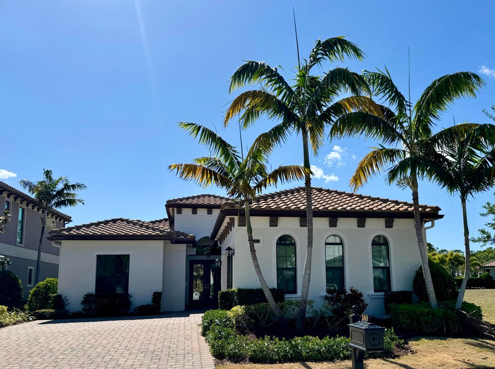 Recently Sold: $699,900 (3 beds, 3 baths, 2591 Square Feet)