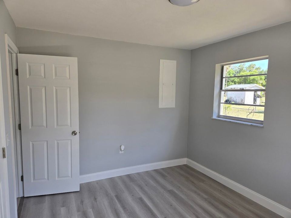 Active With Contract: $289,000 (3 beds, 1 baths, 1248 Square Feet)