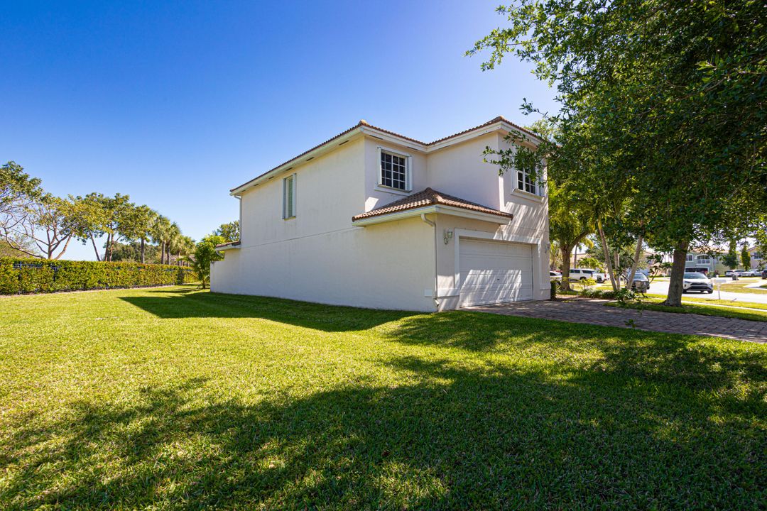 For Sale: $610,000 (4 beds, 3 baths, 2296 Square Feet)