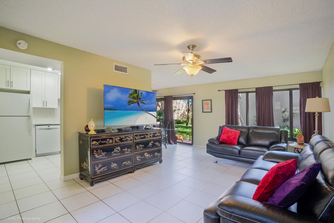 For Sale: $395,000 (3 beds, 2 baths, 1268 Square Feet)