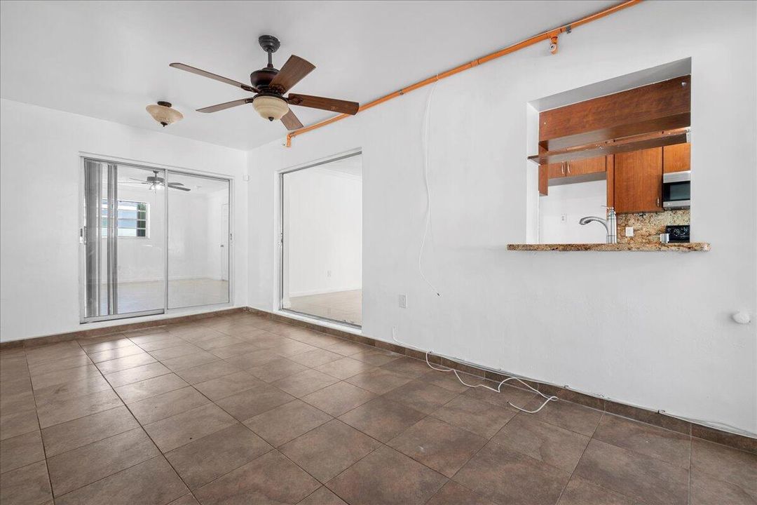 Activo con contrato: $489,900 (3 camas, 2 baños, 1757 Pies cuadrados)