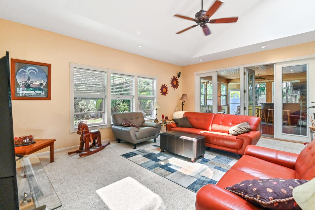 Active With Contract: $395,000 (3 beds, 2 baths, 2220 Square Feet)