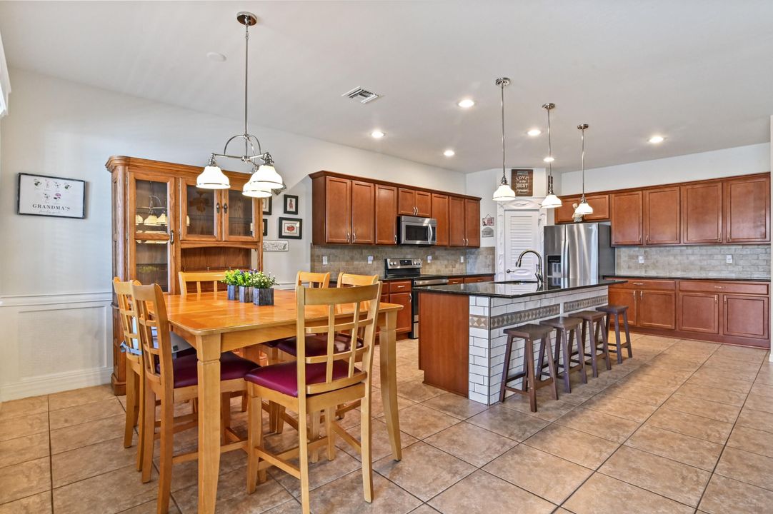 For Sale: $768,500 (4 beds, 2 baths, 2423 Square Feet)
