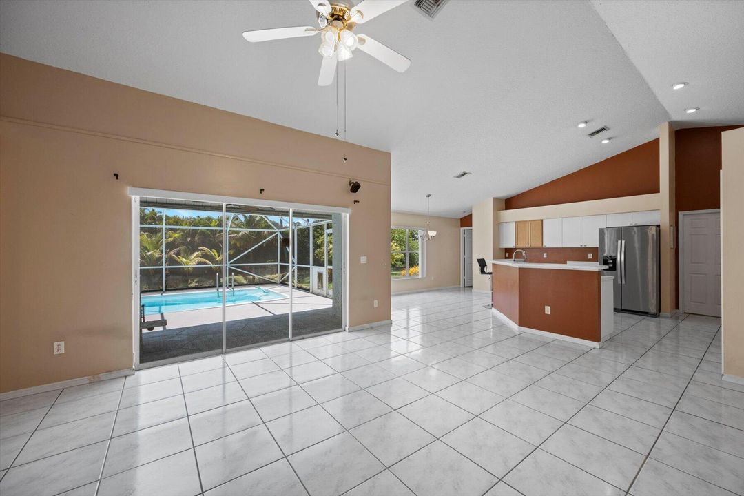 Active With Contract: $660,500 (3 beds, 3 baths, 2154 Square Feet)