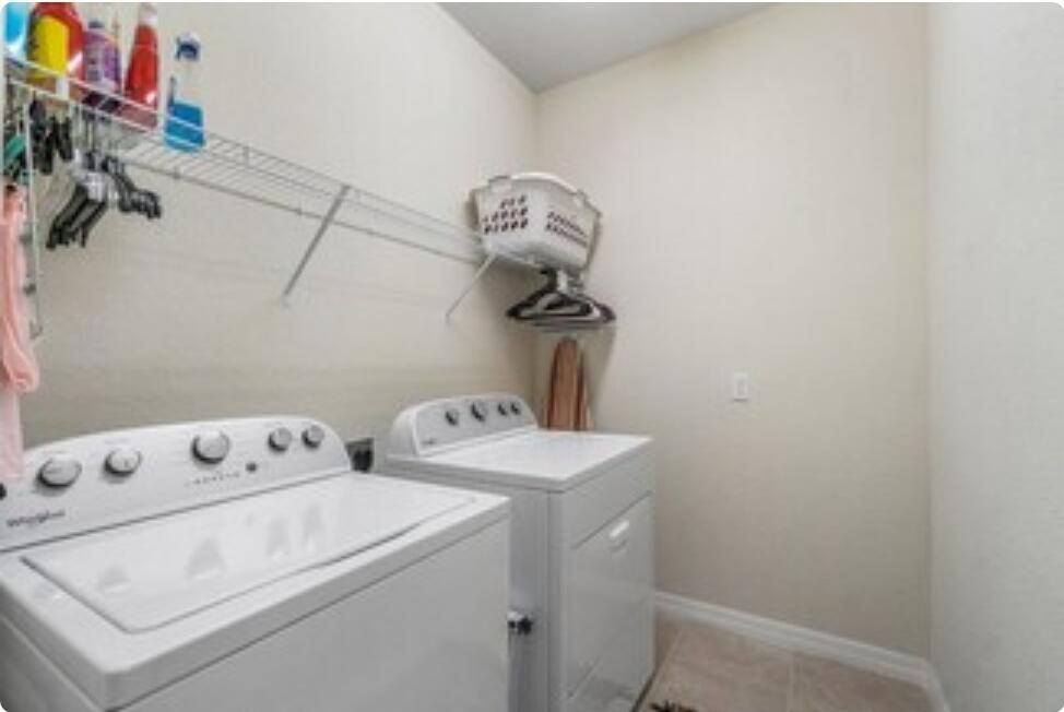Active With Contract: $3,699 (3 beds, 2 baths, 1911 Square Feet)