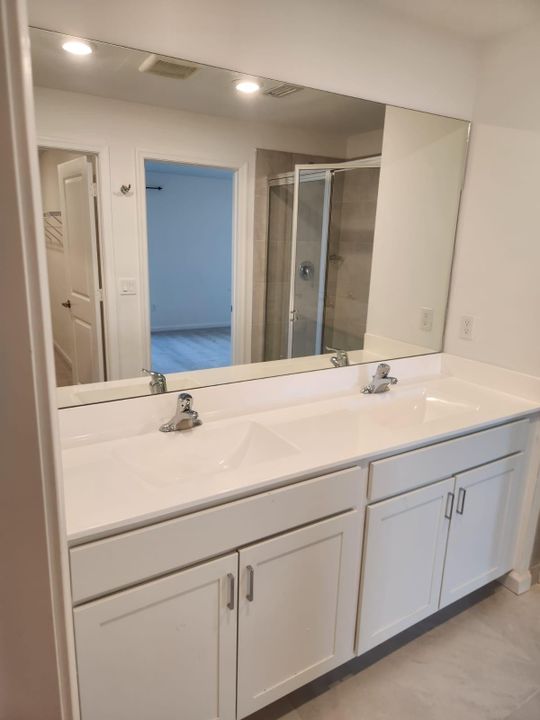 Active With Contract: $2,300 (3 beds, 2 baths, 1830 Square Feet)