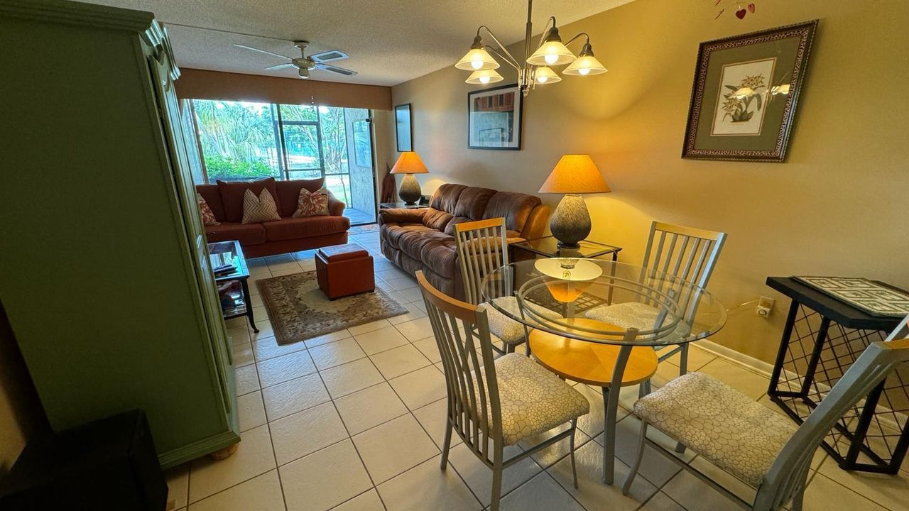 For Sale: $319,500 (2 beds, 2 baths, 1175 Square Feet)