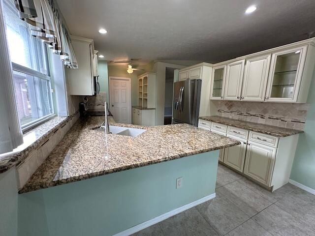 For Sale: $229,900 (3 beds, 2 baths, 1714 Square Feet)