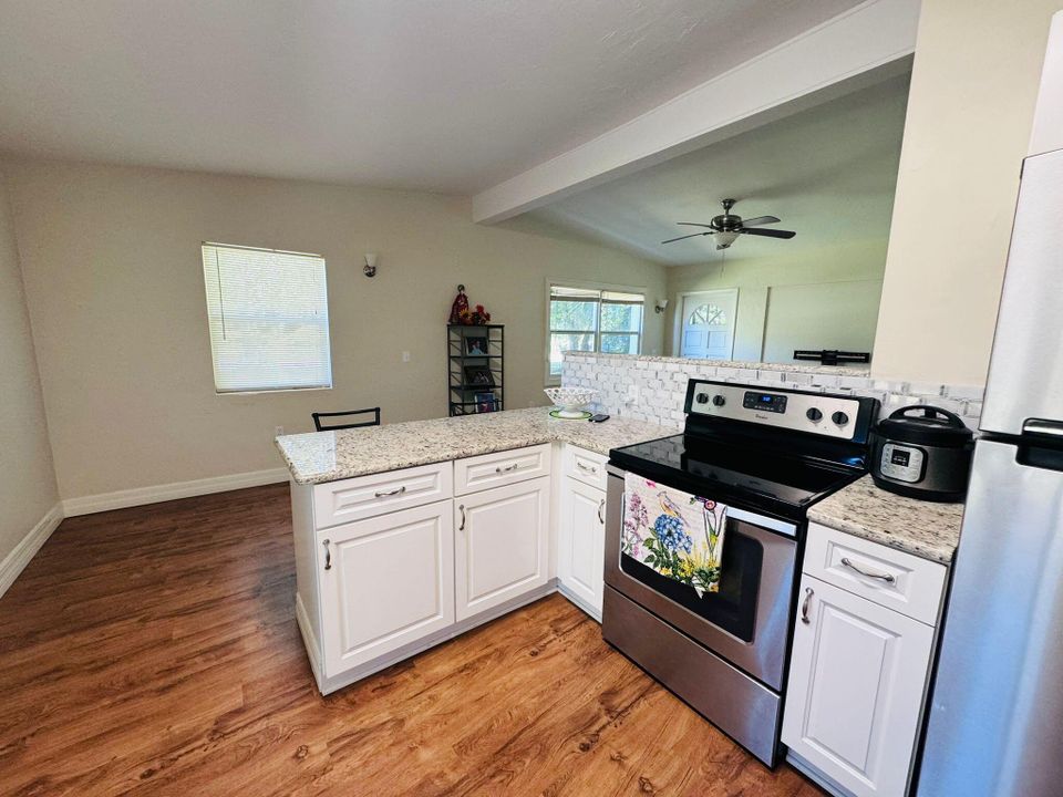 For Sale: $279,900 (3 beds, 1 baths, 1100 Square Feet)