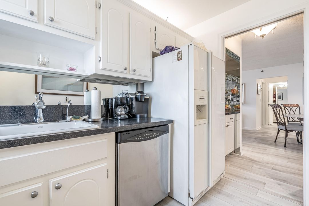 Active With Contract: $6,500 (2 beds, 2 baths, 1050 Square Feet)