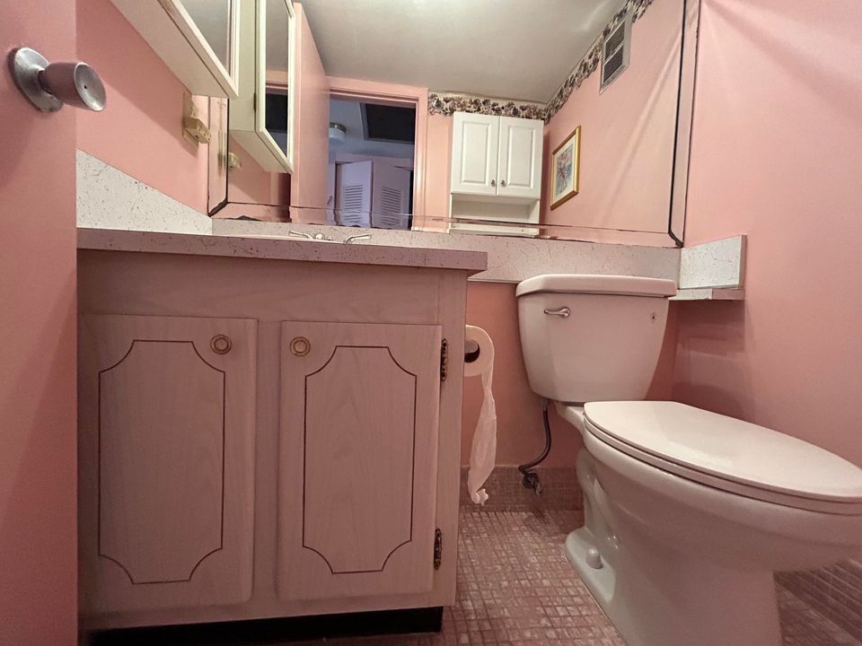 待售: $125,000 (1 贝兹, 1 浴室, 684 平方英尺)