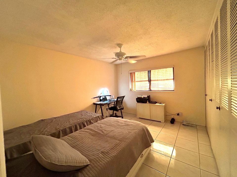 Active With Contract: $110,000 (1 beds, 1 baths, 611 Square Feet)