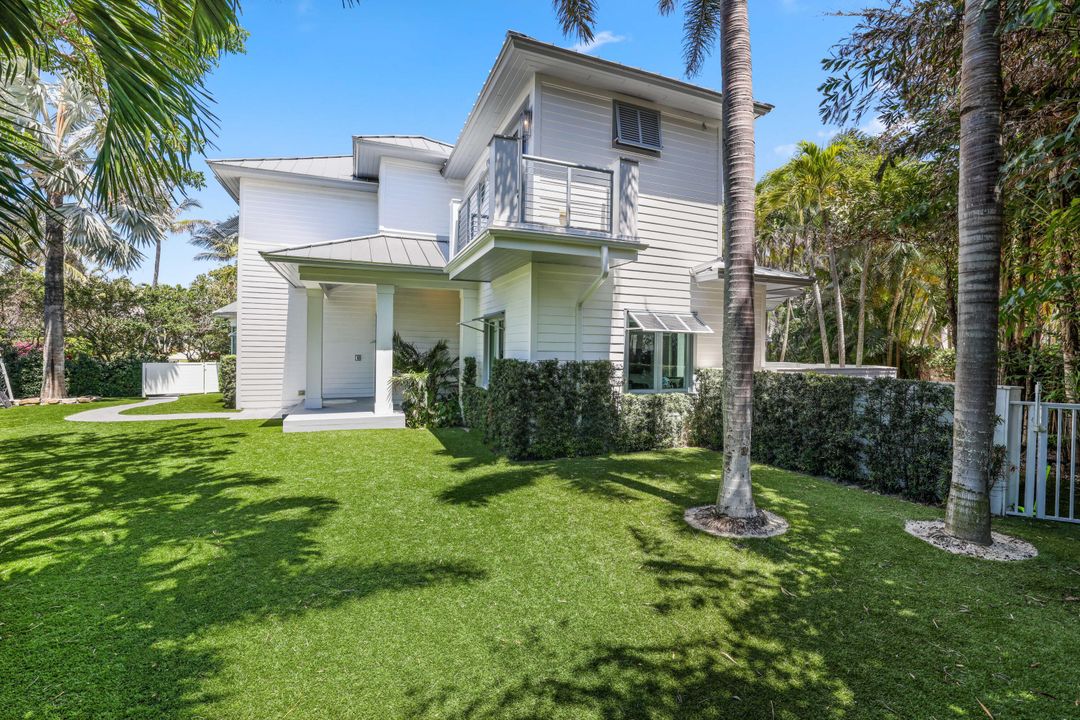 Active With Contract: $4,950,000 (4 beds, 4 baths, 3488 Square Feet)